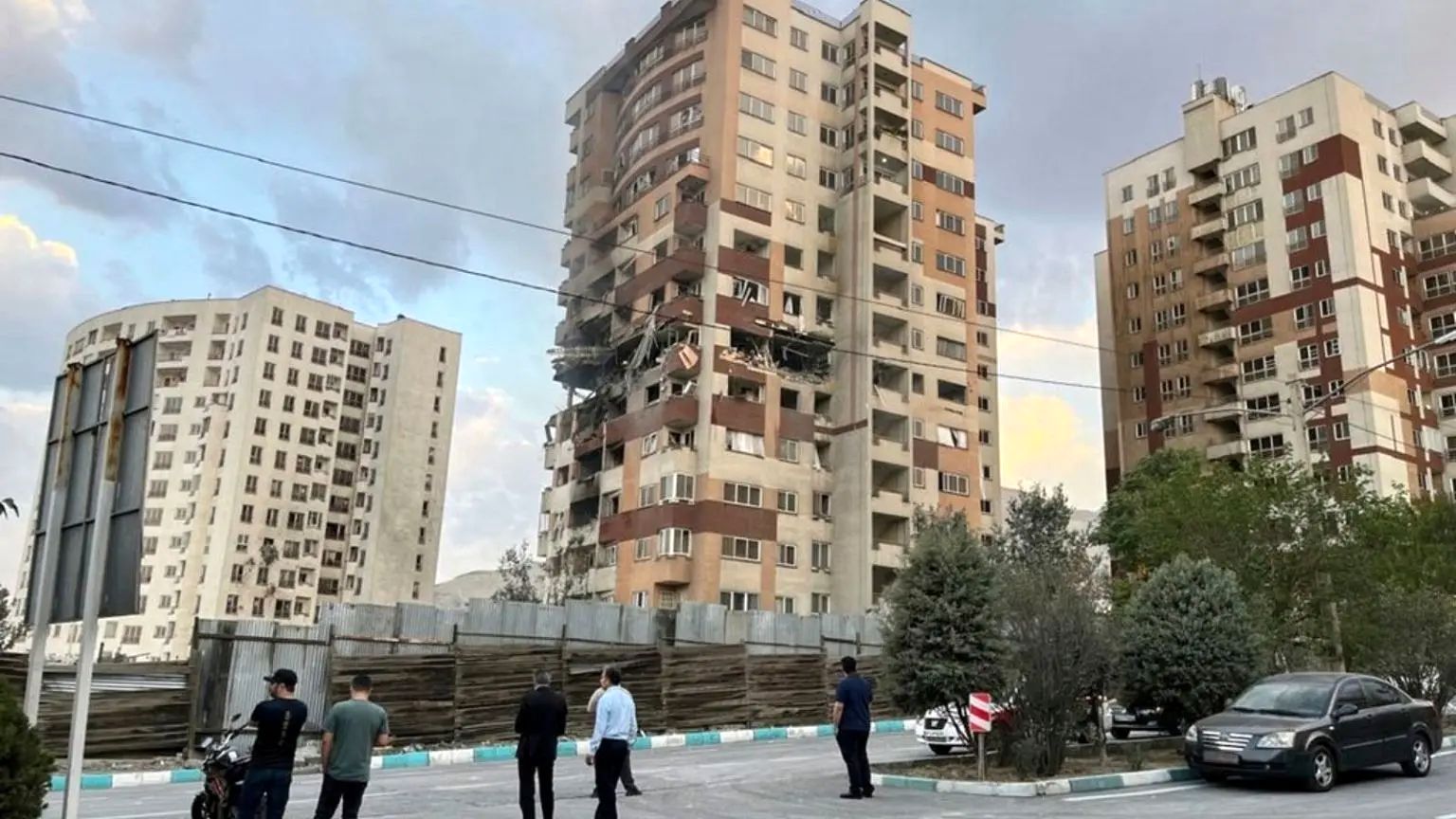 سردرگمی در دل آوار جنگ, چه کسی مسئول بازسازی پایتخت پس از جنگ است؟