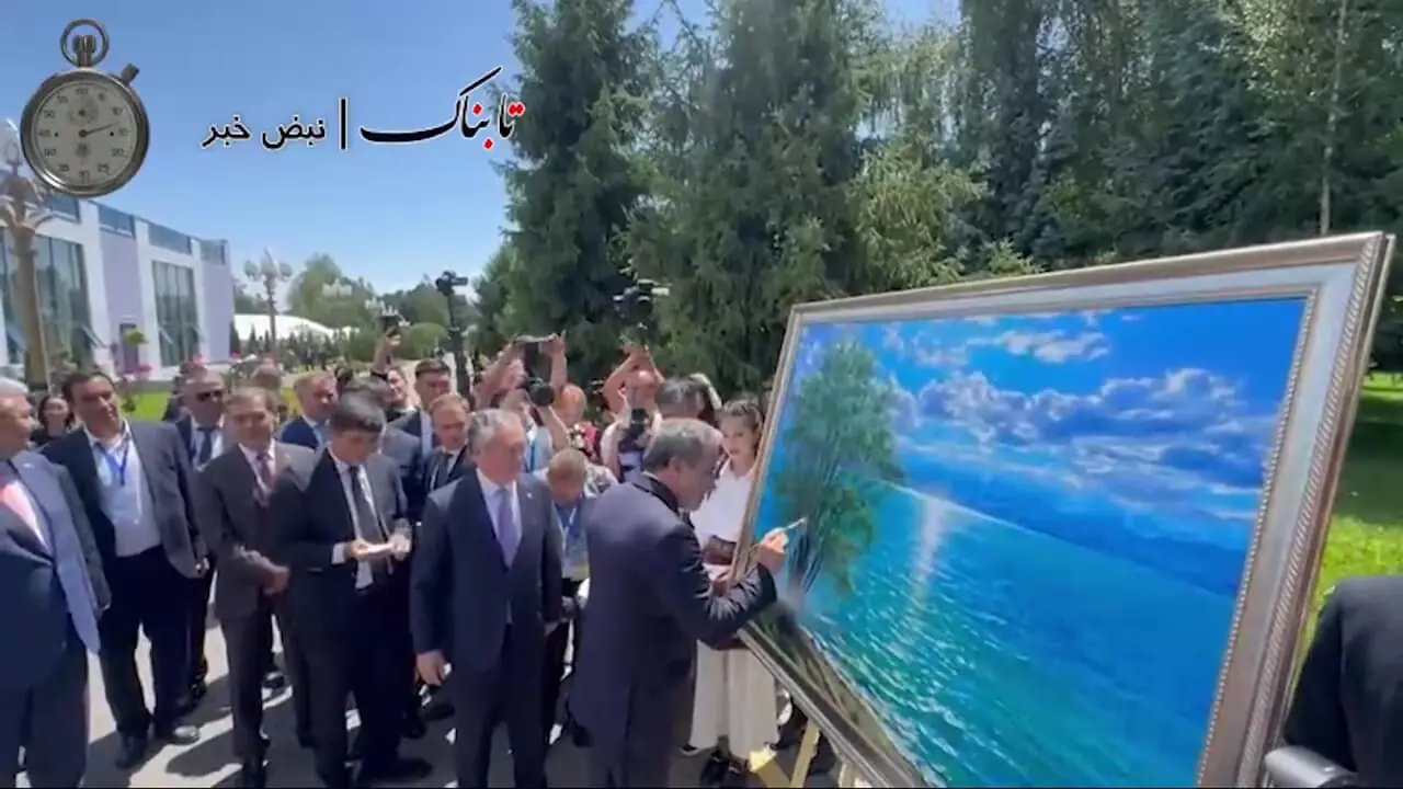 نقاشی عباس عراقچی، وزیر امور خارجه ایران، مورد توجه قرار گرفت