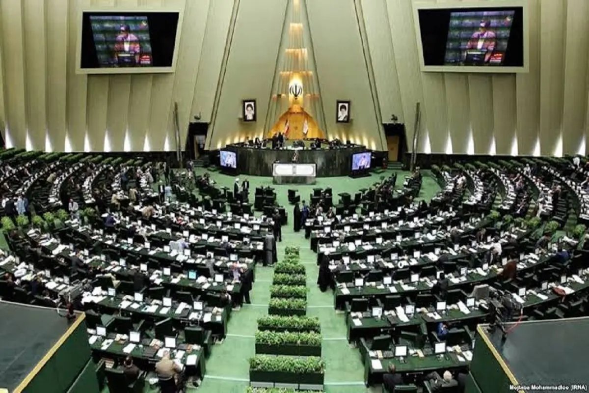 انتقاد نماینده ادوار مجلس از گریه برای حجاب؛ مسئولان برای تورم و معیشت مردم استعفا دهند