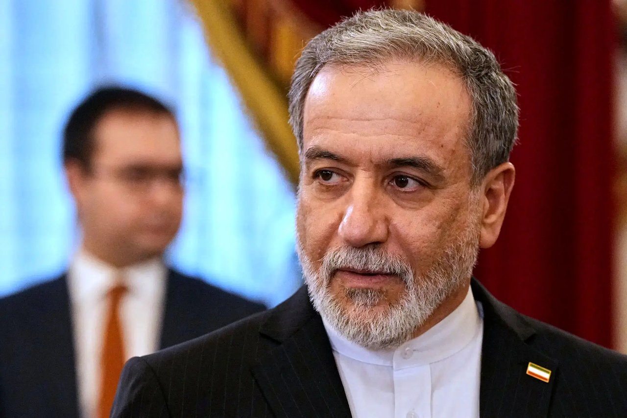 عراقچی: مذاکرات تردد در تنگه هرمز به مراحل پایانی نزدیک شده است