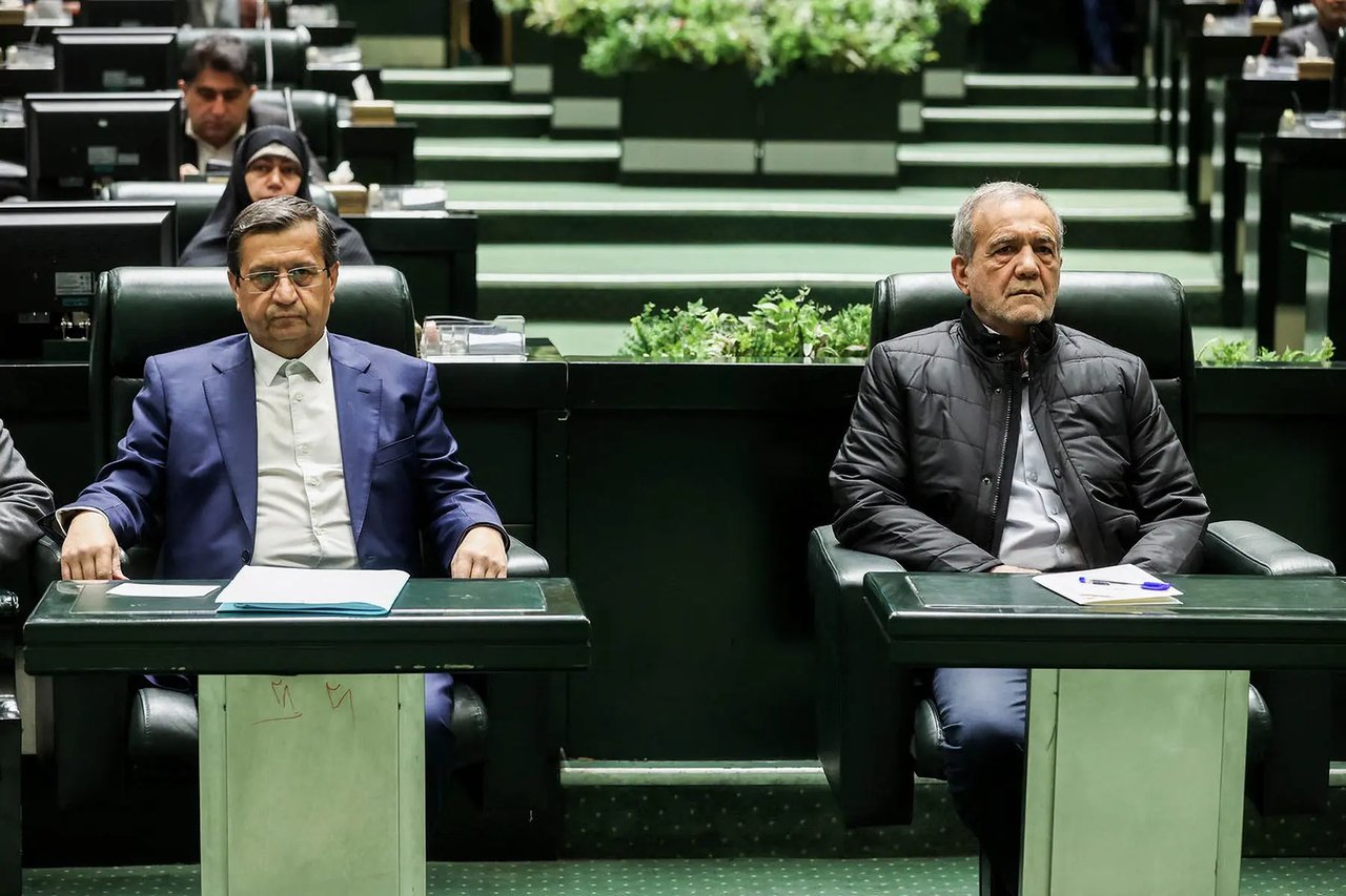 همتی: افزایش ۱۶ درصدی نرخ دلار طبیعی است