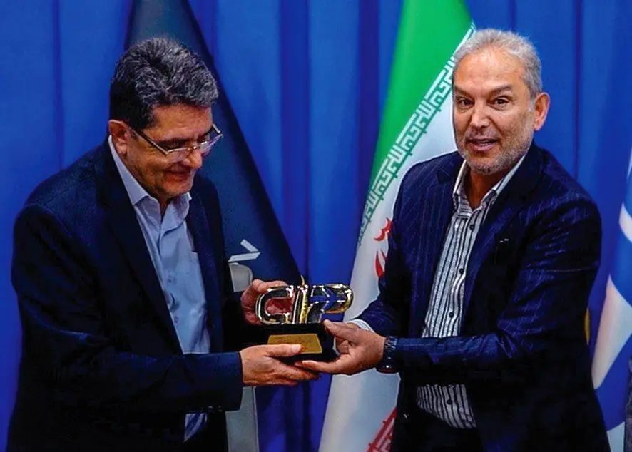 اهدای «نشان عالی تشریفات فرودگاهی» به مدیران ارشد منطقه ویژه اقتصادی انرژی پارس