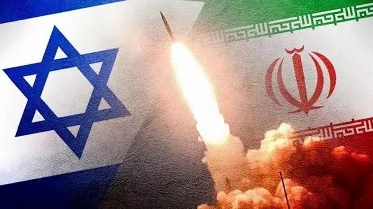 تهدید اسرائیل به حمله به ایران در صورت توسعه برنامه‌های هسته‌ای و موشکی