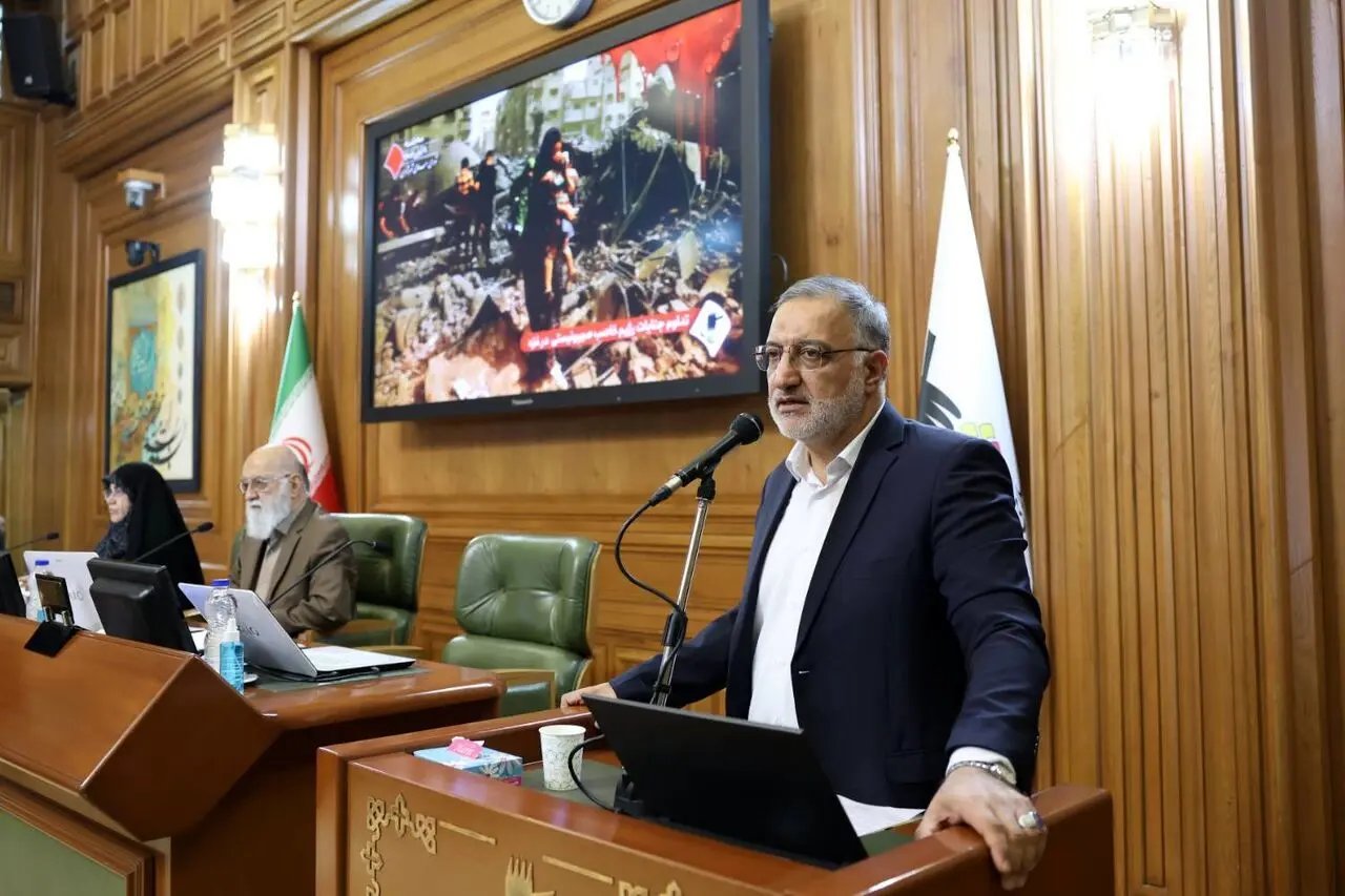 زاکانی: دغدغه اصلی رهبر انقلاب هنگام مجروحیت، نماز بود