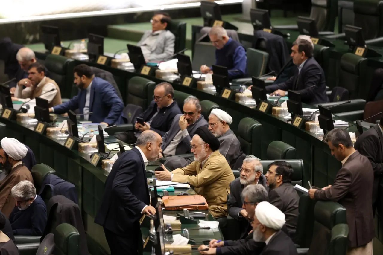 بررسی «طرح نفوذ» مجلس: ابعاد امنیتی و نگرانی‌های حقوق شهروندی
