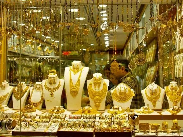 پیش‌بینی‌های متفاوت از آینده بازار طلا؛ قیمت تا پایان سال به چه محدوده‌ای می‌رسد؟