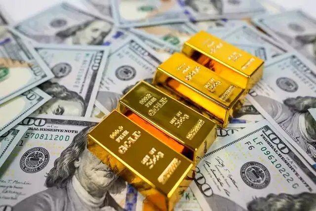 پیش‌بینی دو سناریو برای بازار طلا و دلار در ماه‌های آتی؛ قیمت‌ها تا چه سطوحی صعود می‌کنند؟