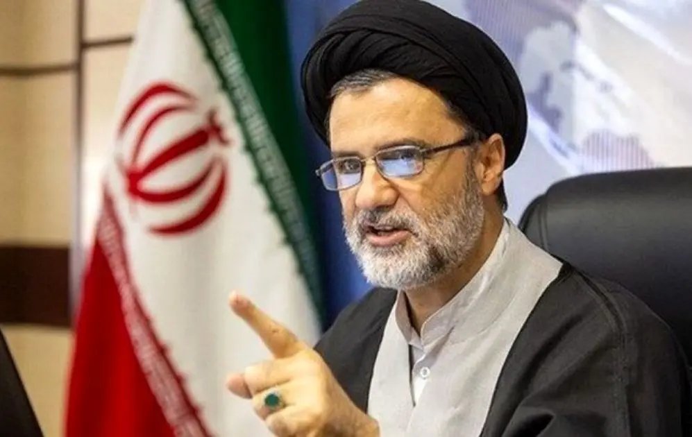 هشدار نبویان به دولت: اکنون زمان امتیازگیری است، نه التماس برای مذاکره