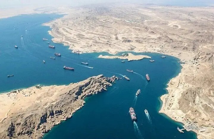 تشدید گشت‌زنی پهپادهای ایران در تنگه هرمز و عقب‌نشینی نفتکش‌ها