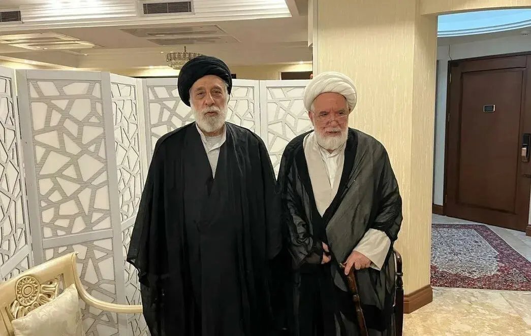 گفت‌وگوی مهدی کروبی و سید هادی خامنه‌ای درباره مسائل روز و وضعیت کشور