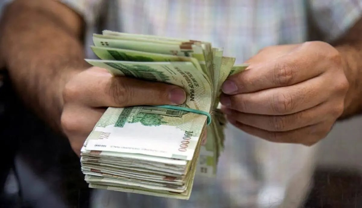 بازنگری دستمزد کارگران در سال ۱۴۰۵؛ آیا حقوق افزایش مییابد؟
