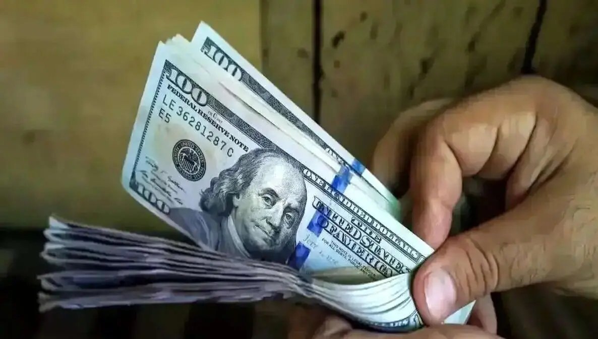 افزایش نرخ حواله دلار و سایر ارزها در مرکز مبادله در ۶ مهر ۱۴۰۵