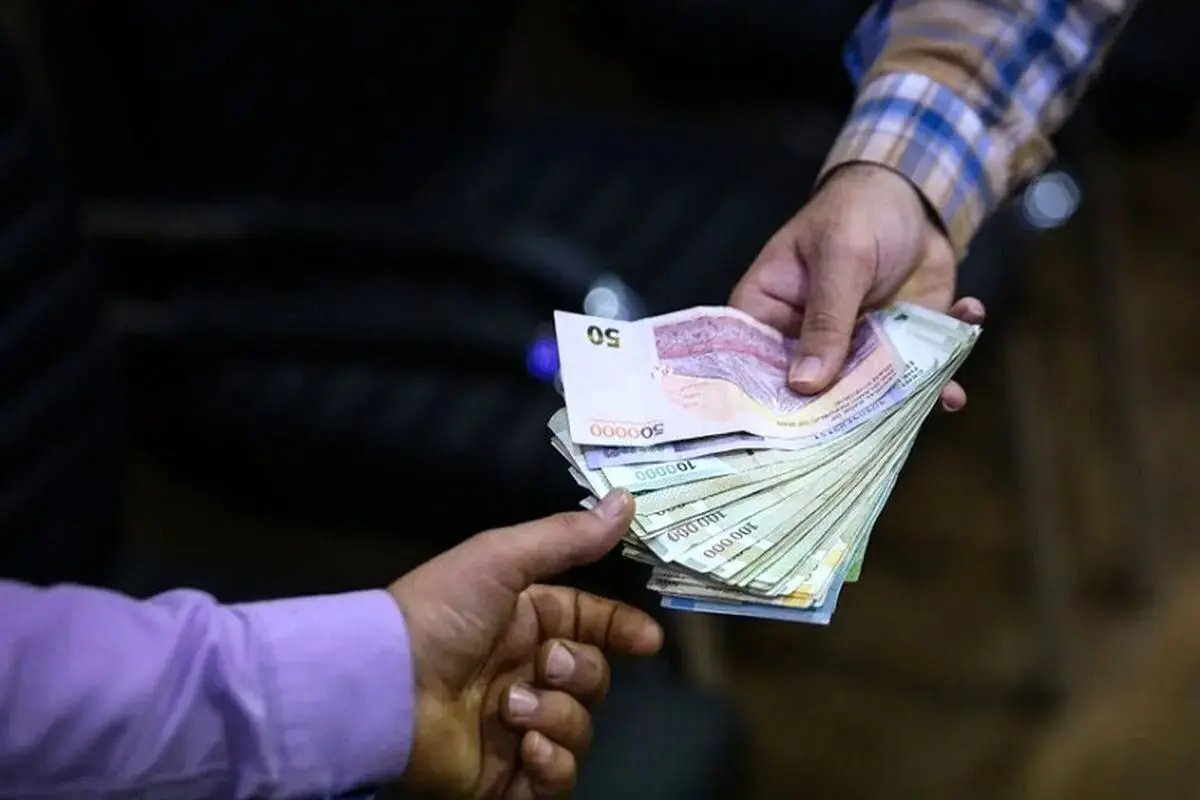 تاکید بر پرداخت فوقالعاده خاص به کارکنان دولت طبق قانون بودجه ۱۴۰۵